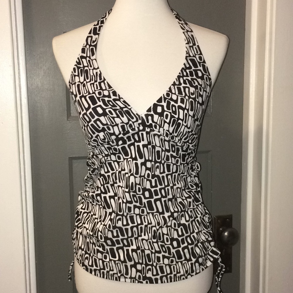 ❤️ Tank swim top black and white.